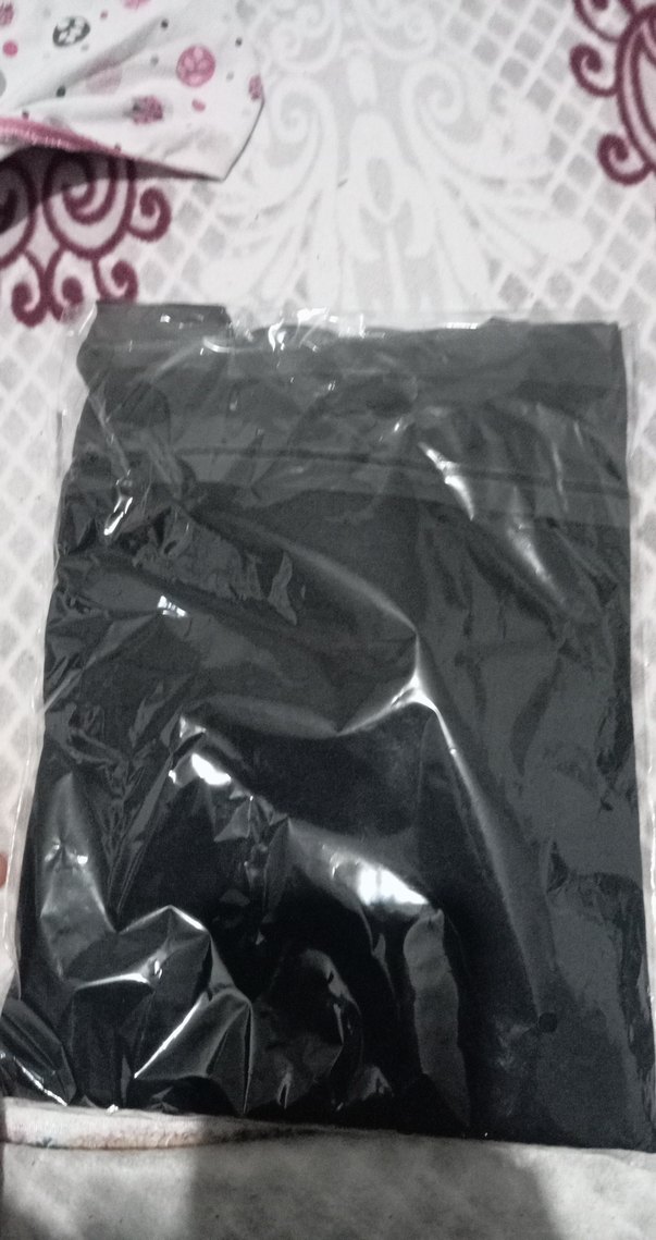 Siyah Baskılı Kız Tişörtü V Yaka - Görsel 4