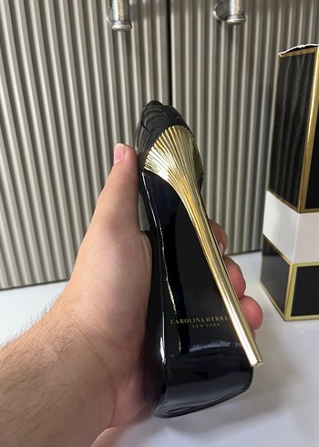 Beden Carolina Herrera God Girl Kadın Parfümü 80 ml