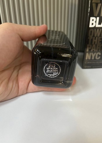 Carolina Herrera 212 VIP Black Erkek Parfümü