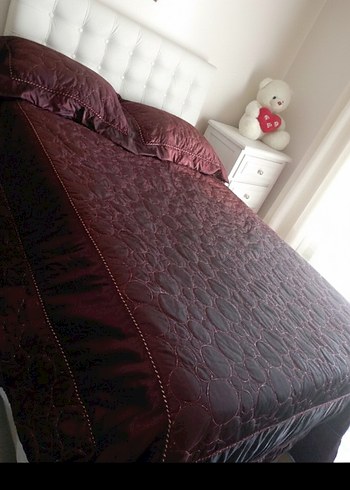 Bordo Nakışlı Tafta Kumaştan Yatak Örtüsü - Görsel 2