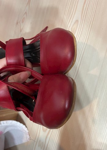 38 Beden kırmızı Renk Kırmızı Tokalı Blok Topuklu Kadın Ayakkabı
