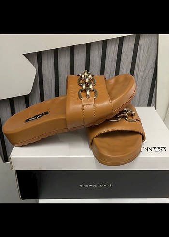 Nine West Taba Kadın Zincir Detaylı Platform Terlik