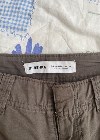 34 Beden Bershka Kadın Haki kargo pantolon