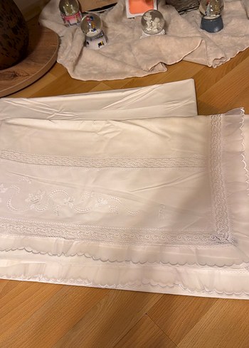 Nakışlı Beyaz Pike ve Çarşaf Seti ve 2 yastık yüzü - Görsel 5