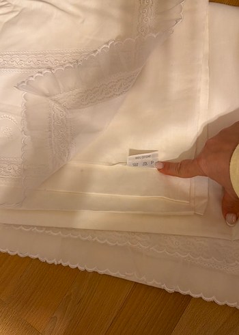 Nakışlı Beyaz Pike ve Çarşaf Seti ve 2 yastık yüzü - Görsel 4