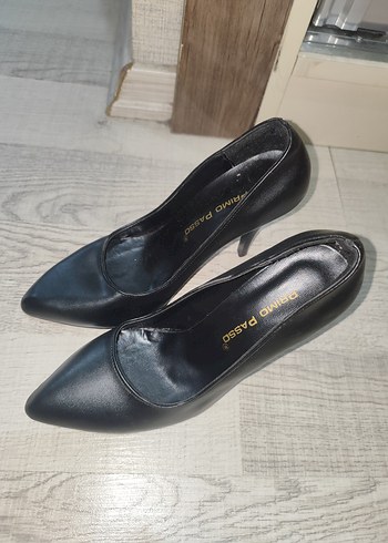 Diğer Sik Siyah Deri Stiletto