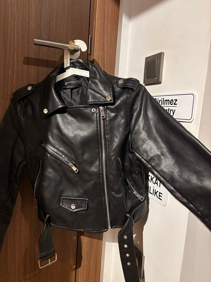 Stradivarius xs deri ceket - Görsel 2