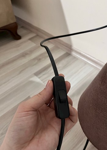 Ahşap Ayaklı Bej Kumaş Abajur - Görsel 4