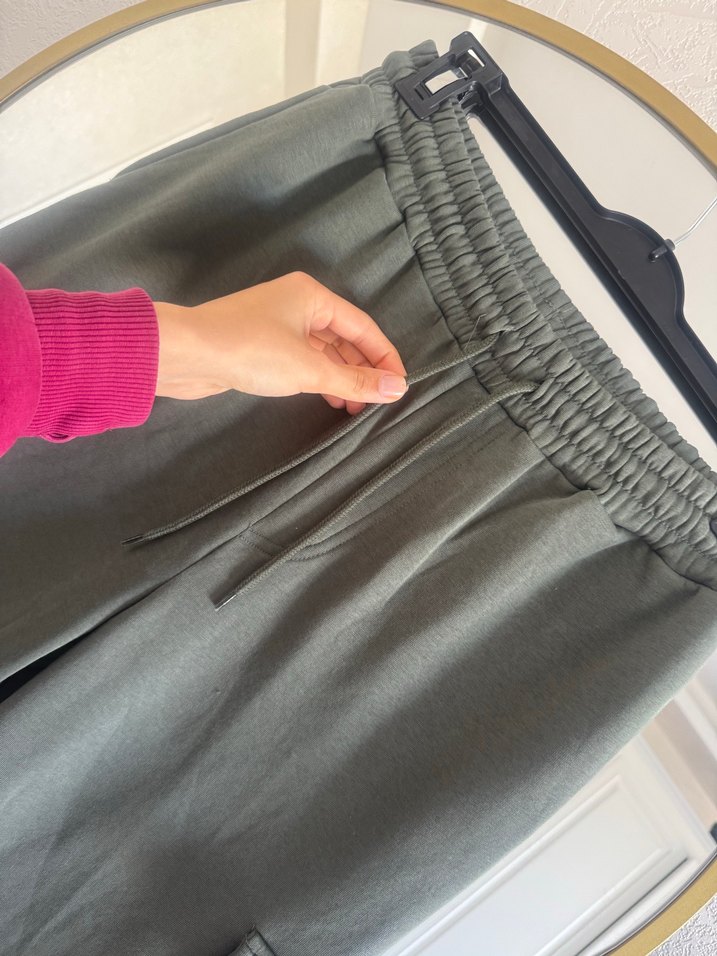 Gri Kemerli Rahat Kesim Pantolon - Görsel 4