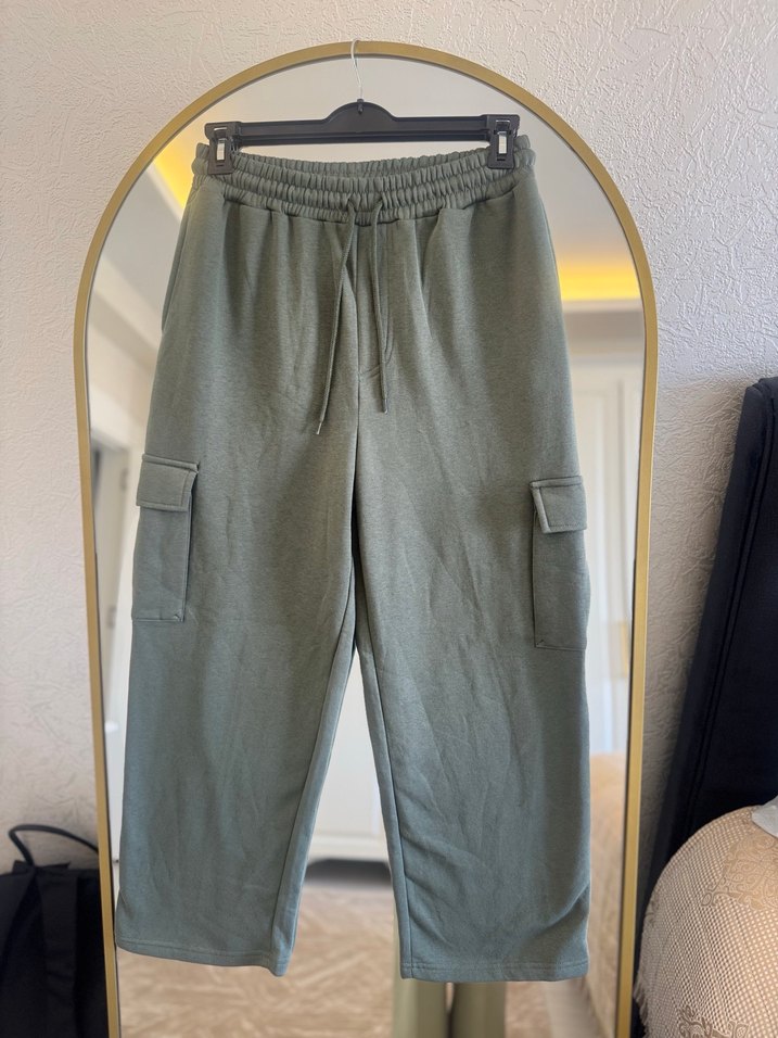 Gri Kemerli Rahat Kesim Pantolon - Görsel 3