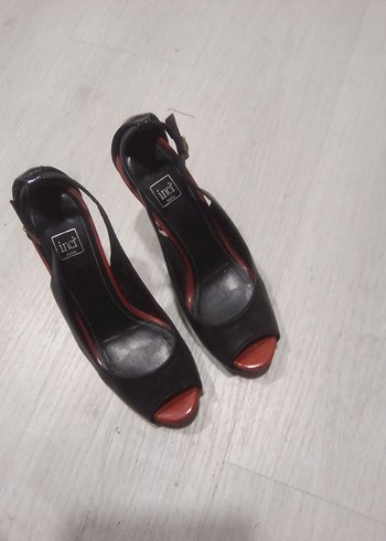 Siyah Tokalı İnce Topuklu - Görsel 3