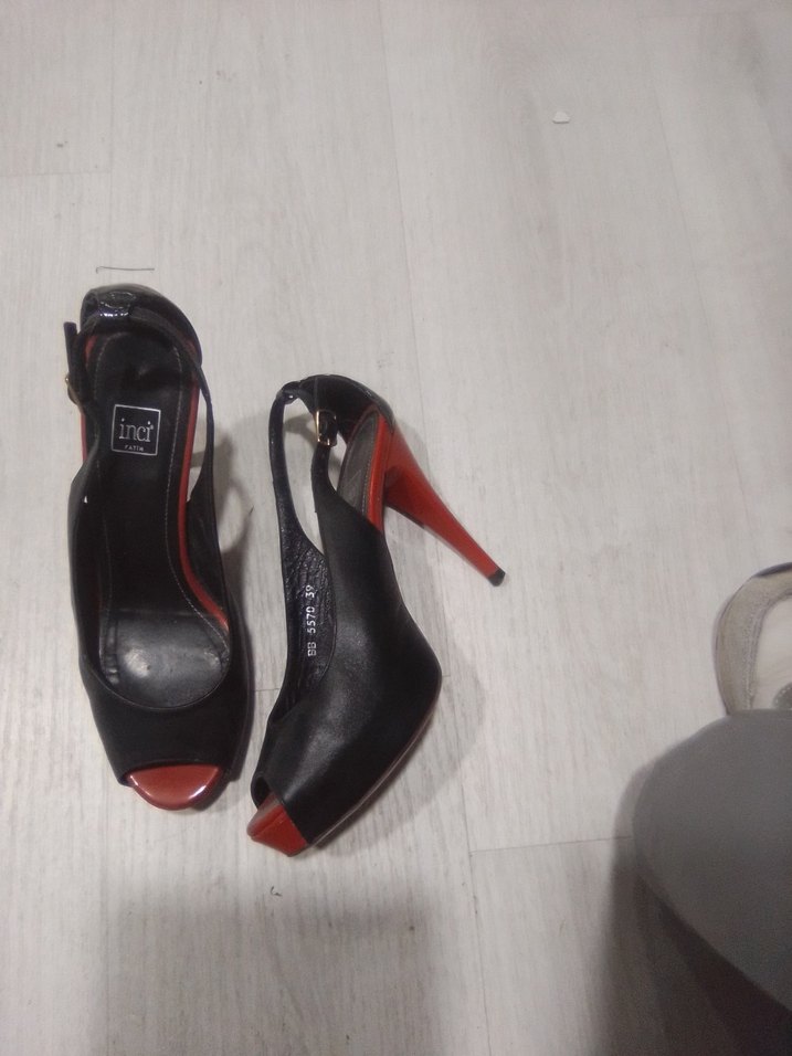 Siyah Tokalı İnce Topuklu - Görsel 2