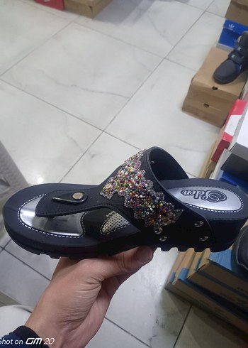 39 Beden Boncuk İşlemeli Renkli Dolgu Topuk Terlik