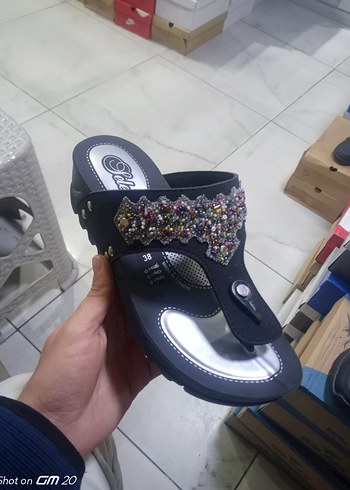 Renkli Payetli Kadın Dolgu Topuk Terlik