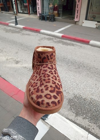 Ugg Leopar Desenli Kahverengi Kürklü Kadın Bot