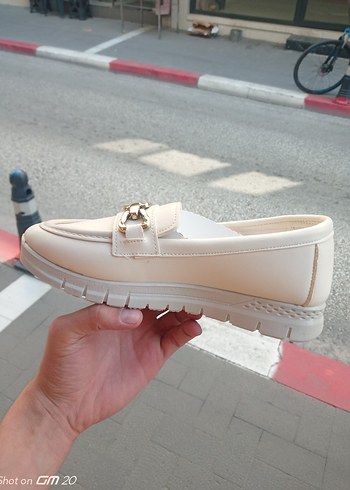 Diğer Beyaz Zincir Detaylı Loafer