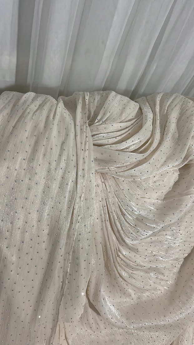 Beyaz Drapeli Yüksek Yakalı Uzun Abiye - Görsel 4