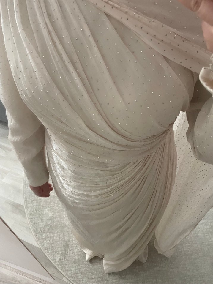 Beyaz Drapeli Yüksek Yakalı Uzun Abiye - Görsel 3