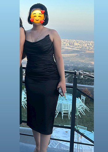 Siyah Drapeli Straplez Midi Elbise
