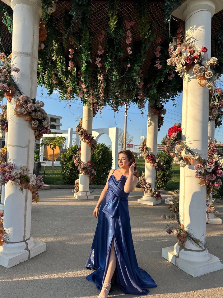 Mavi Uzun Drapeli Kadın Abiye - Görsel 2