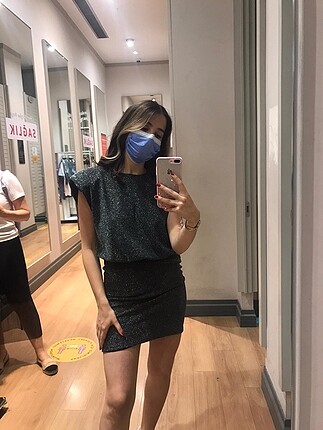 Gri kısa gece elbisesi