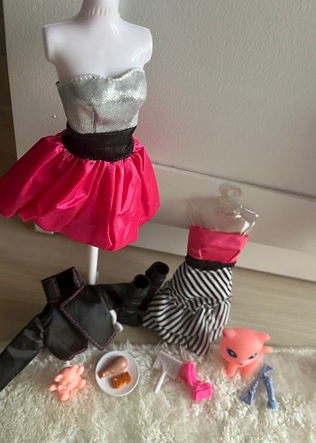 Pembe Elbiseli Bebek ve Aksesuar Seti - Görsel 3