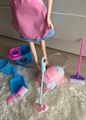 Pembe Önlüklü Bebek ve Temizlik Seti - Görsel 3