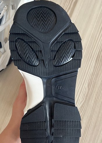 Beyaz Bağcıklı Spor Ayakkabı - Görsel 2