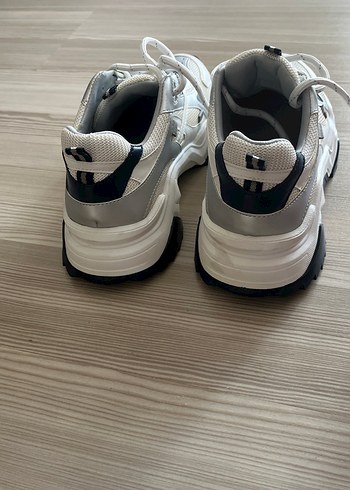 Beyaz Bağcıklı Spor Ayakkabı - Görsel 5