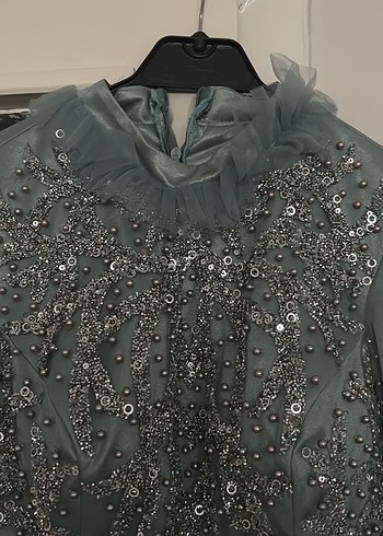 İşlemeli Uzun Kollu Gri Abiye Elbise - Görsel 4