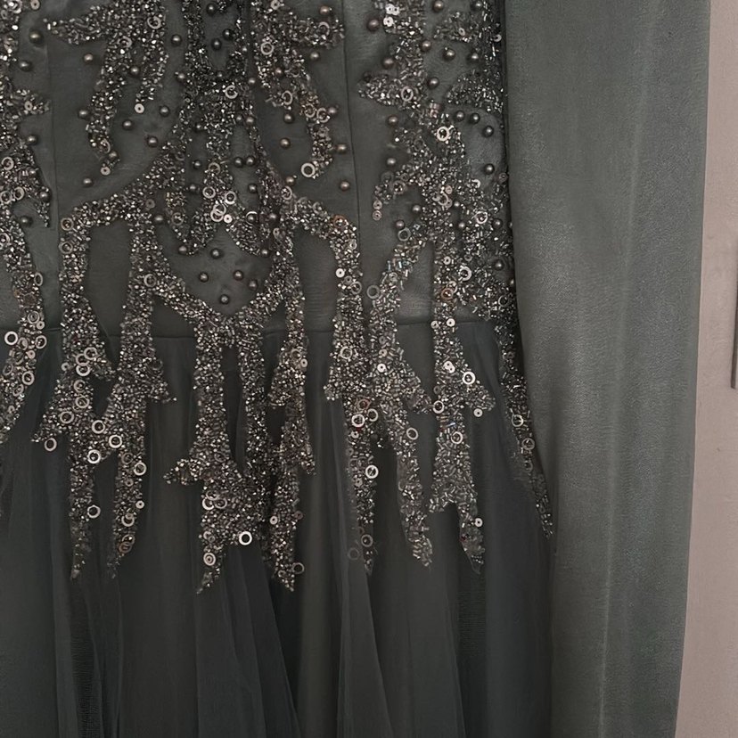 İşlemeli Uzun Kollu Gri Abiye Elbise - Görsel 5