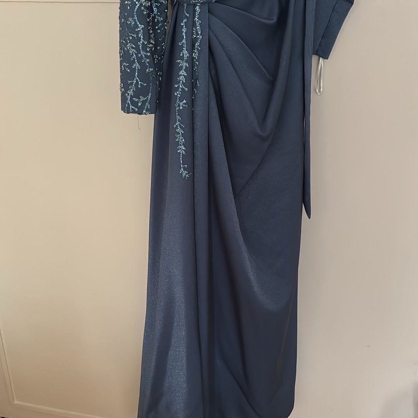 Nakışlı Uzun Kollu Mavi Drapeli Abiye Elbise - Görsel 2