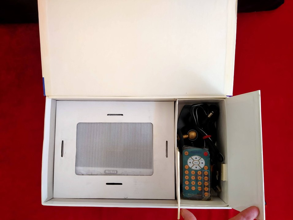 Premier PR-700T Beyaz LCD Monitör TV Gösterici - Görsel 2