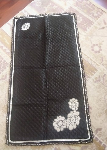 Nakışlı Siyah Masa Örtü ve Servis Takımı - Görsel 2