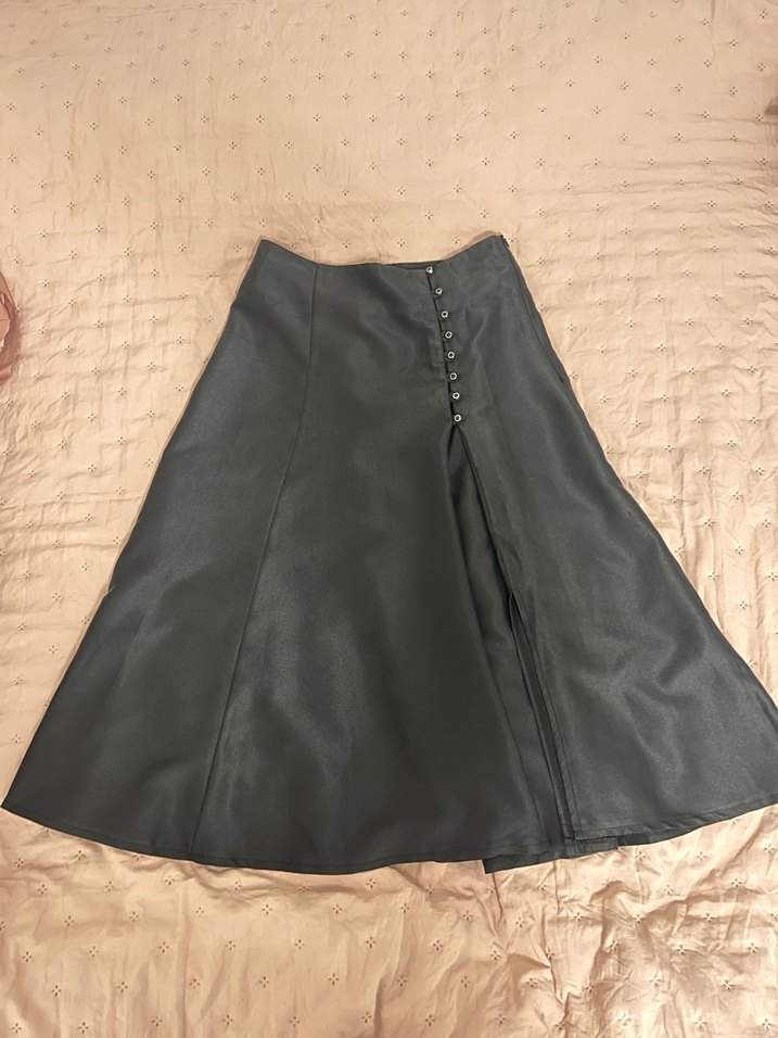 Düğmeli Siyah midi boy Kadın Etek - Görsel 3