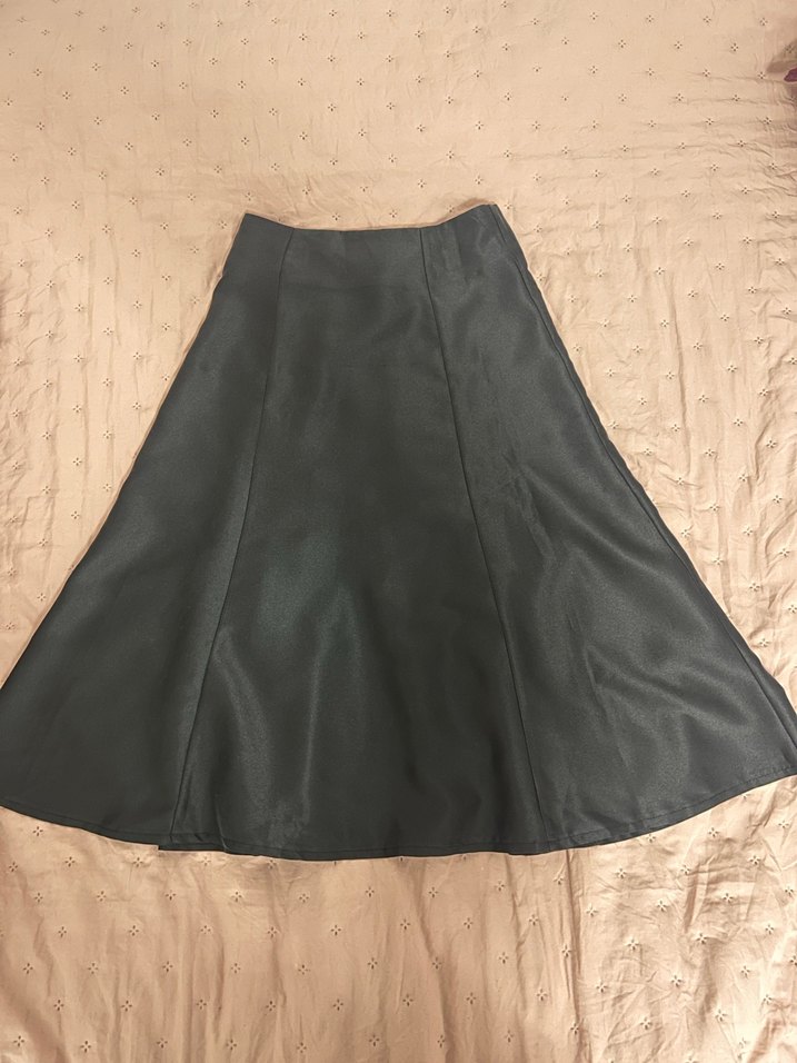 Düğmeli Siyah midi boy Kadın Etek - Görsel 4