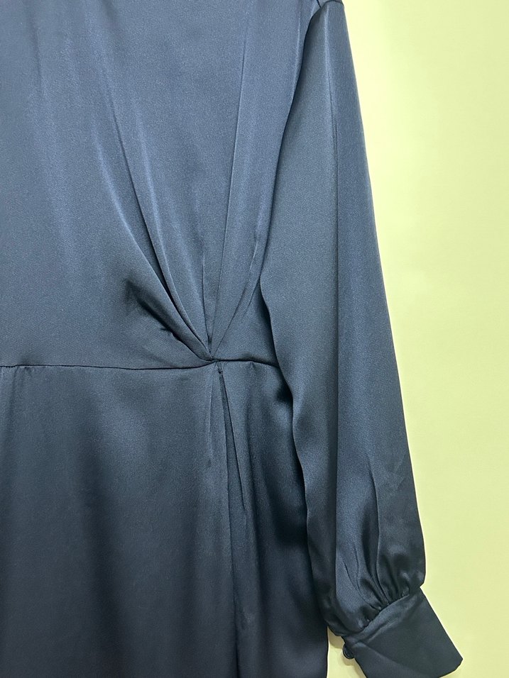 Uzun Lacivert Saten Elbise - Görsel 3