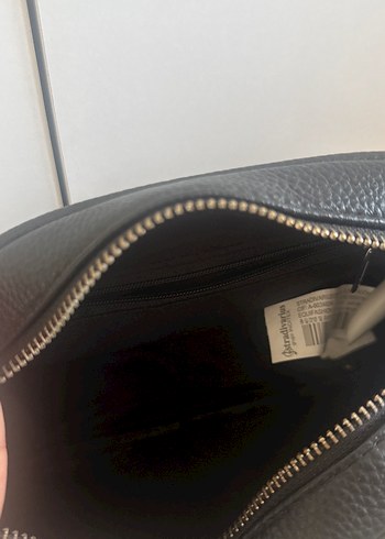  Beden Stradivarius Zincir Detaylı Siyah Yılan Desenli Deri Çanta