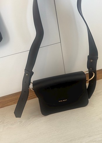  Beden Nine West Siyah Deri Kemerli Kadın Çanta