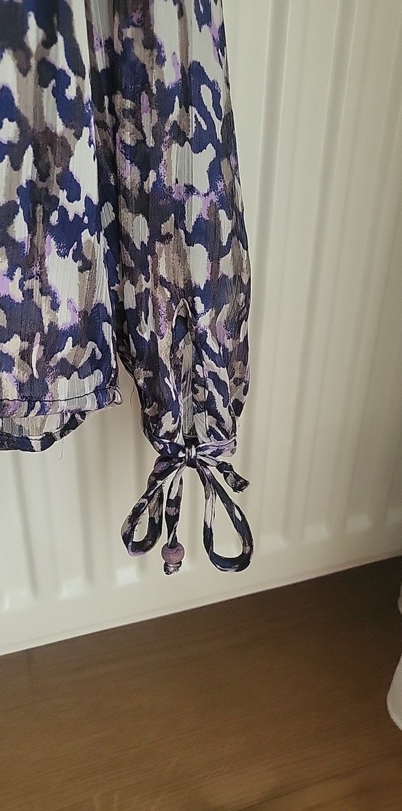 ipekli Pliseli V Yaka Uzun Kollu Bluz - Görsel 2