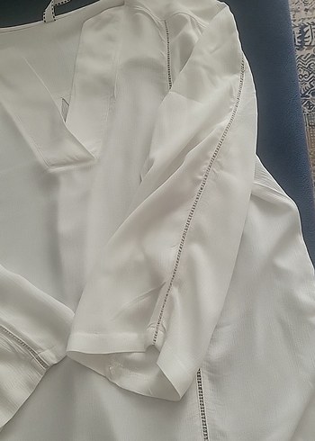 V Yaka Beyaz Kadın Gömlek - Görsel 2