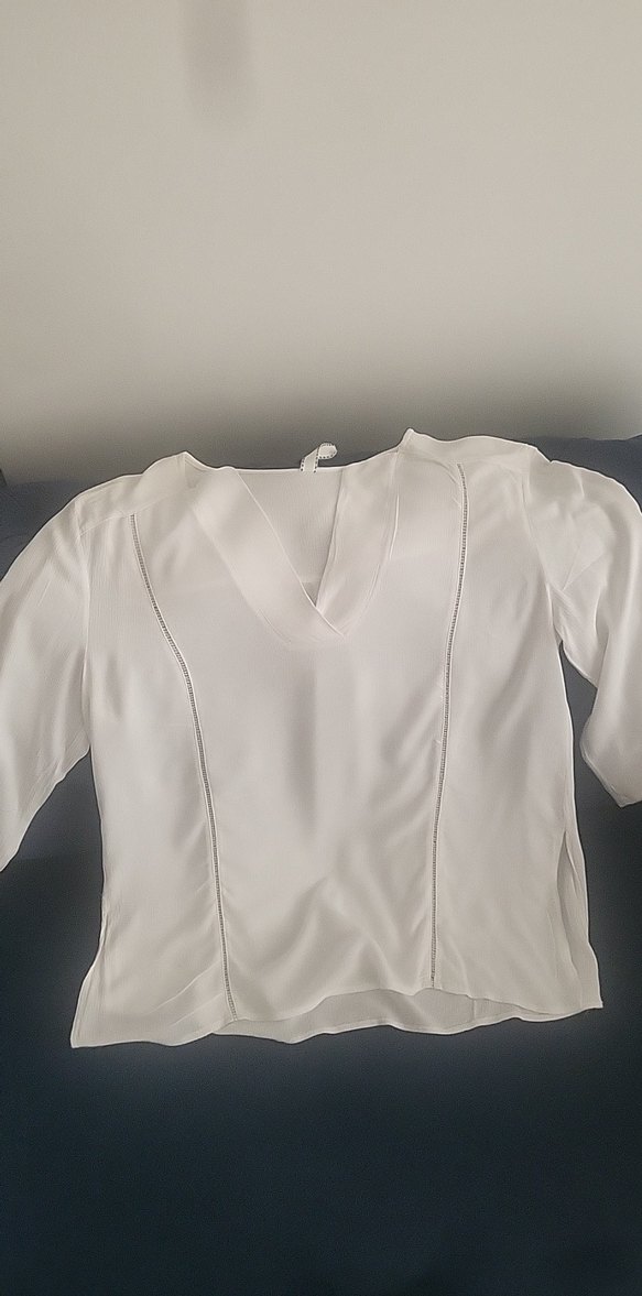 V Yaka Beyaz Kadın Gömlek - Görsel 4