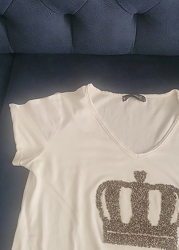 Beyaz taşlı T shirt - Görsel 2