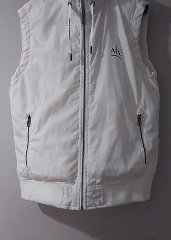 Armani yelek üstte duruşu çok iyi - Görsel 2