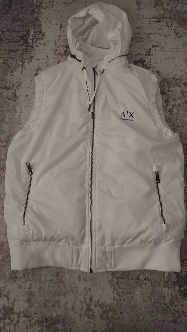 Armani yelek üstte duruşu çok iyi - Görsel 3