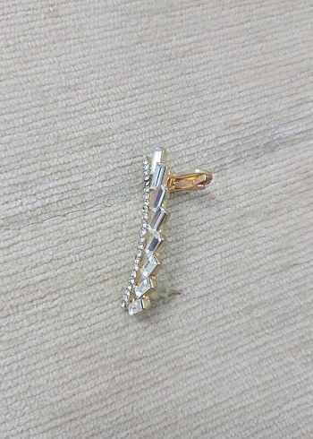 Beden Gold Renkli Midi Uzunlukta Taşlı Küpe