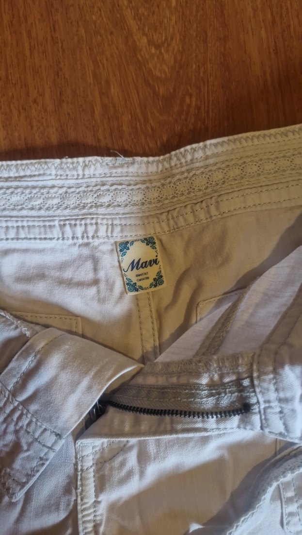 Krem Renk Şort - Görsel 4