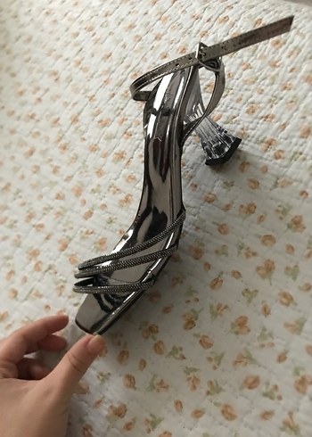 Gri Yılan Desenli Stiletto Topuklu Kadın Ayakkabı