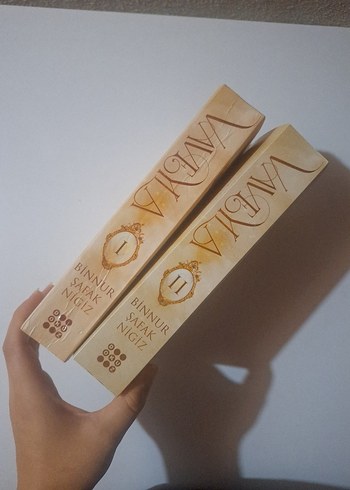 Binnur Şafak'tan Vaveyla Romanı Seti