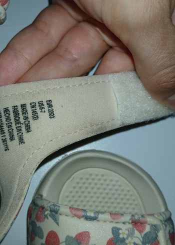 H&M Kız Çocuk Beyaz Baskılı Cırtcırtlı Terlik 22/23